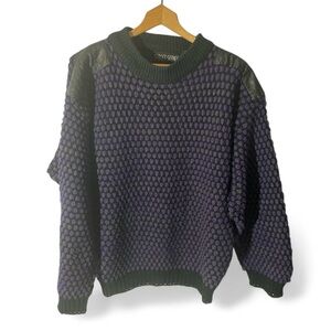 Z2- vintage Street Scenes Men's Large Purple and Black Knit Sweater
